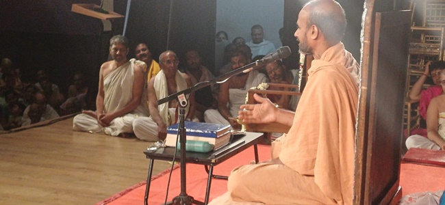 Srimad Bhagavata Pravachana Saptah by His Holiness Sri Sri Satyatmatirtha Sripada at Gokul